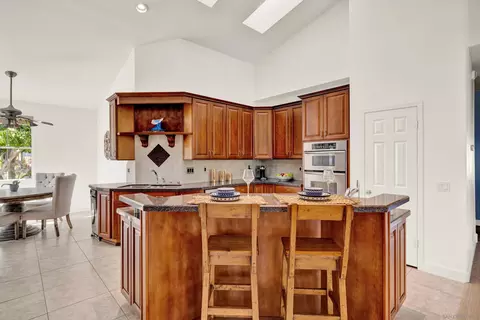 Kitchen - 14265 Sandhill Rd, Poway, CA 92064 photo 2 of 5