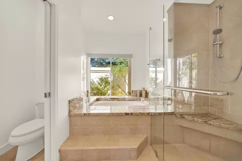 Bath - 14265 Sandhill Rd, Poway, CA 92064 photo 4 of 9