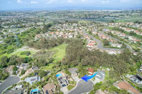 View/Area - 2726 Naples Ct, Carlsbad, CA 92010 photo 7 of 10