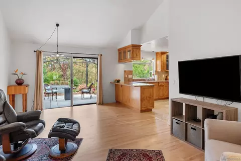 Living - 2726 Naples Ct, Carlsbad, CA 92010 photo 3 of 4
