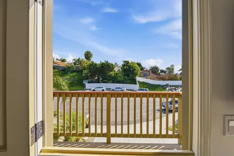 Entry Way - 2726 Naples Ct, Carlsbad, CA 92010 photo 1 of 3