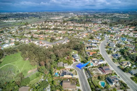 View/Area - 2726 Naples Ct, Carlsbad, CA 92010 photo 9 of 10