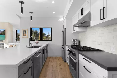 768 N Coast Highway 101, Encinitas, CA 92024 photo 14