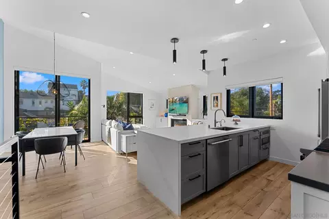 768 N Coast Highway 101, Encinitas, CA 92024 photo 13