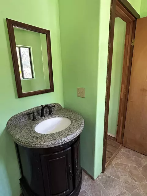 Bath - 721 Pine Cone Dr, Julian, CA 92036 photo 3 of 6