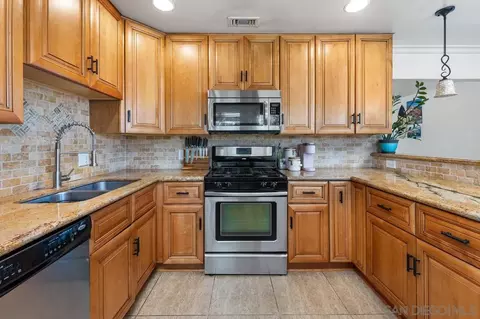 Kitchen - 637 Jefferson Ave, El Cajon, CA 92020 photo 2 of 2