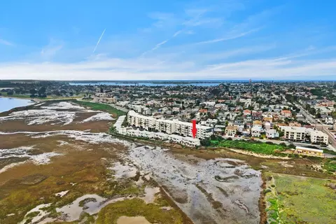 4013 Crown Point Dr #2, San Diego, CA 92109