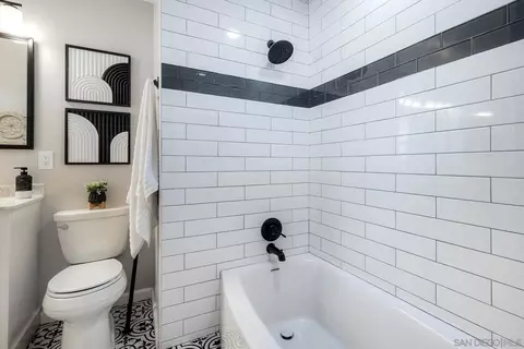 Bath - 926 Aster Ave, El Cajon, CA 92020 photo 1 of 4