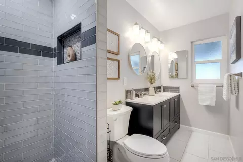 Bath - 926 Aster Ave, El Cajon, CA 92020 photo 3 of 4