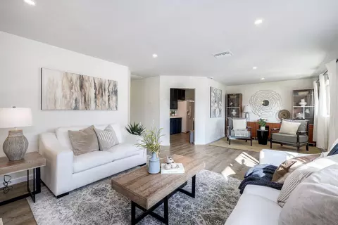 Living - 926 Aster Ave, El Cajon, CA 92020 photo 3 of 6