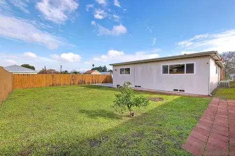 Exterior - 926 Aster Ave, El Cajon, CA 92020 photo 5 of 6