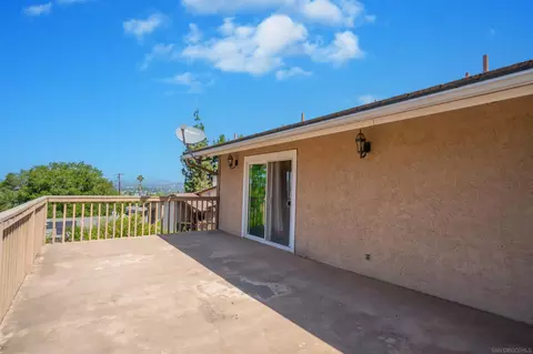 1116 Circle Dr, Escondido, CA 92025