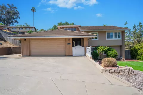 1116 Circle Dr, Escondido, CA 92025 photo 2