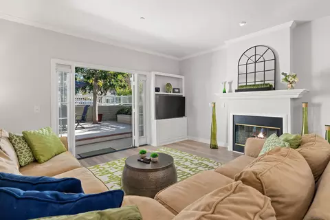 Living - 848 E Ave, Coronado, CA 92118 photo 3 of 4