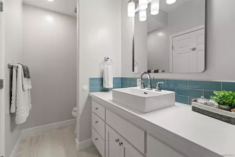 Bath - 848 E Ave, Coronado, CA 92118 photo 4 of 4