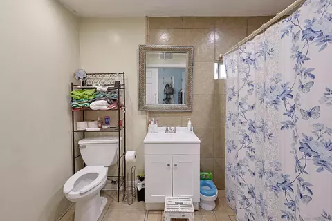 Bath - 200 Olive Ave #101, Vista, CA 92083 photo 3 of 5