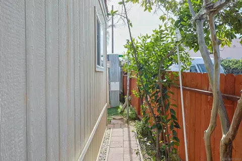 Exterior - 200 Olive Ave #101, Vista, CA 92083 photo 3 of 4