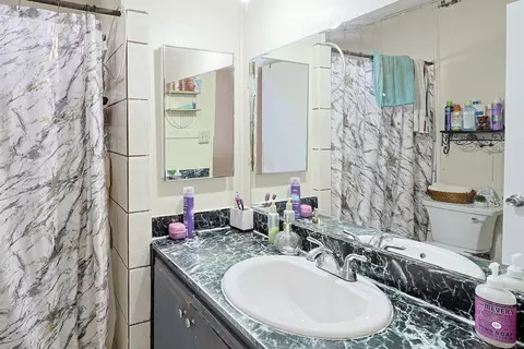 Bath - 200 Olive Ave #101, Vista, CA 92083 photo 4 of 5