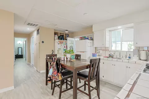 Entry Way - 200 Olive Ave #101, Vista, CA 92083 photo 1 of 1