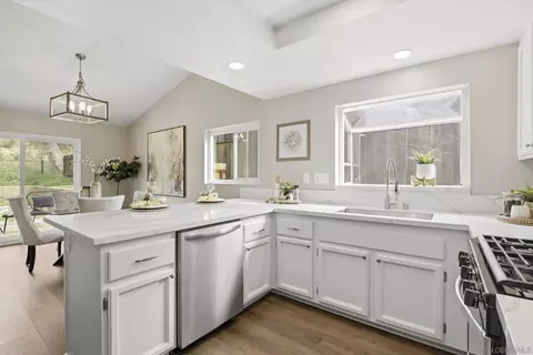 Kitchen - 13856 Jack Oak Ln, Lakeside, CA 92040 photo 3 of 6