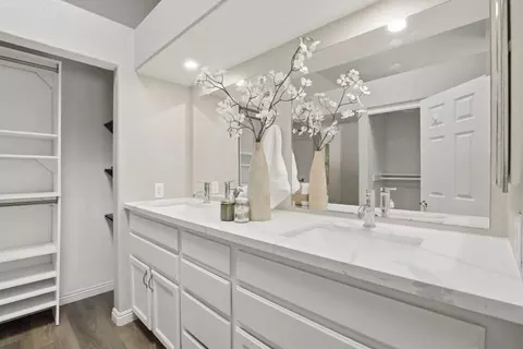 Bath - 13856 Jack Oak Ln, Lakeside, CA 92040 photo 3 of 4