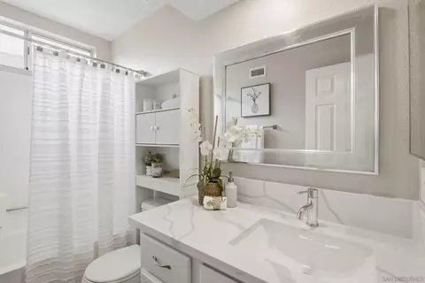 Bath - 13856 Jack Oak Ln, Lakeside, CA 92040 photo 4 of 4