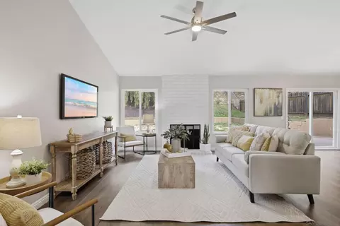 Living - 13856 Jack Oak Ln, Lakeside, CA 92040 photo 2 of 4