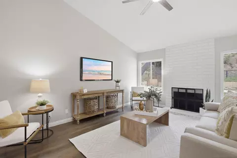 Living - 13856 Jack Oak Ln, Lakeside, CA 92040 photo 4 of 4