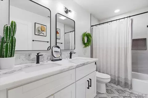 Bath - 9656 Domer Rd, Santee, CA 92071 photo 2 of 3