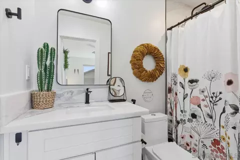 Bath - 9656 Domer Rd, Santee, CA 92071 photo 3 of 3