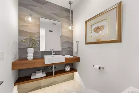 Bath - 5663 Abalone Pl, La Jolla, CA 92037 photo 1 of 6