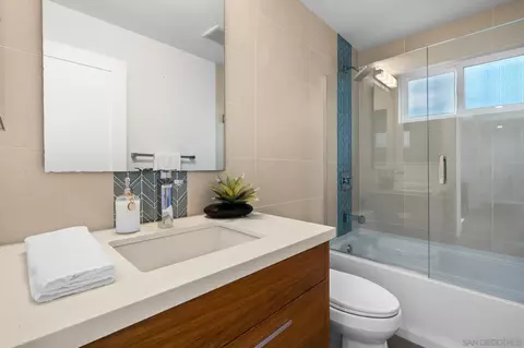 Bath - 5663 Abalone Pl, La Jolla, CA 92037 photo 6 of 6