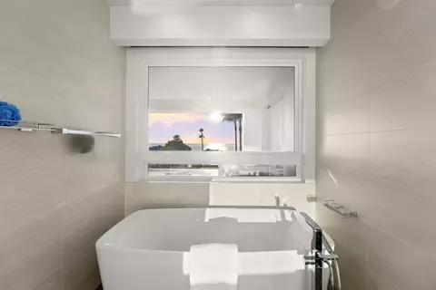 Bath - 5663 Abalone Pl, La Jolla, CA 92037 photo 2 of 6