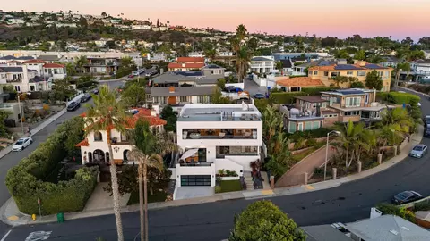 View/Area - 5663 Abalone Pl, La Jolla, CA 92037 photo 2 of 12