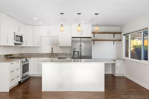 Kitchen - 401 Requeza St F1, Encinitas, CA 92024 photo 2 of 7