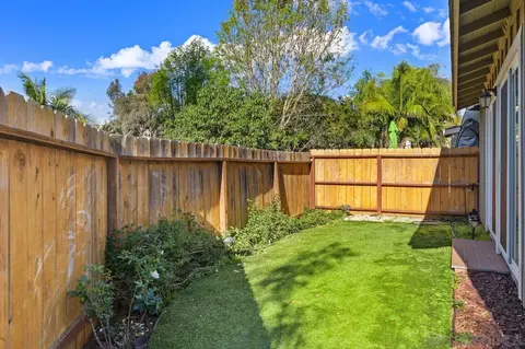 Exterior - 401 Requeza St F1, Encinitas, CA 92024 photo 3 of 8