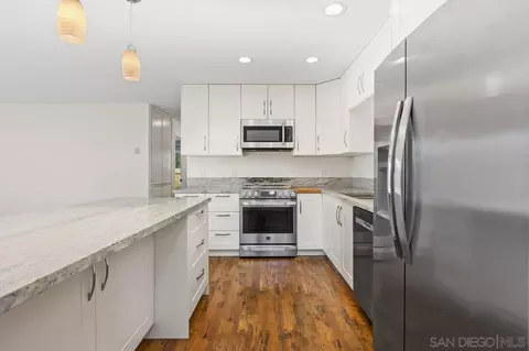 Kitchen - 401 Requeza St F1, Encinitas, CA 92024 photo 4 of 7