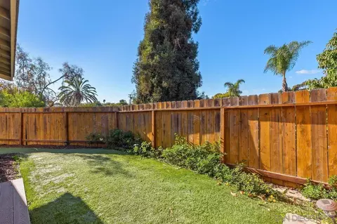 Exterior - 401 Requeza St F1, Encinitas, CA 92024 photo 2 of 8