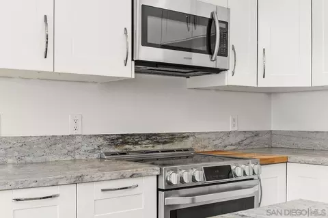 Kitchen - 401 Requeza St F1, Encinitas, CA 92024 photo 5 of 7