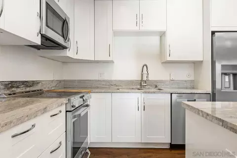 Kitchen - 401 Requeza St F1, Encinitas, CA 92024 photo 6 of 7