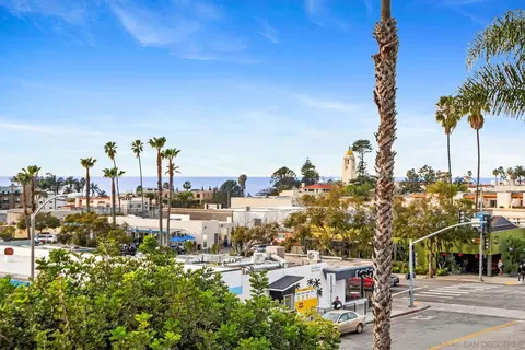 View/Area - 7455 Draper Ave #2, La Jolla, CA 92037 photo 2 of 5