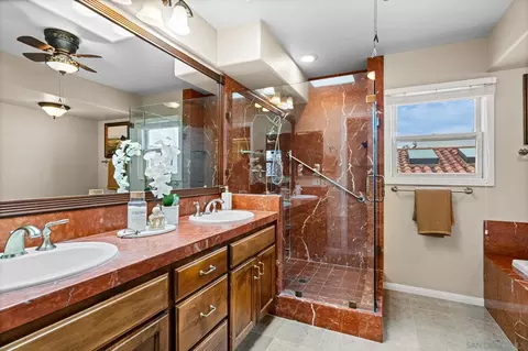 Bath - 7455 Draper Ave #2, La Jolla, CA 92037 photo 2 of 4