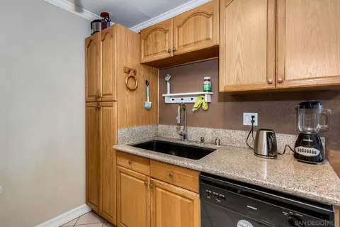 Kitchen - 12923 Mapleview St #6, Lakeside, CA 92040 photo 4 of 8