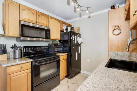 Kitchen - 12923 Mapleview St #6, Lakeside, CA 92040 photo 5 of 8