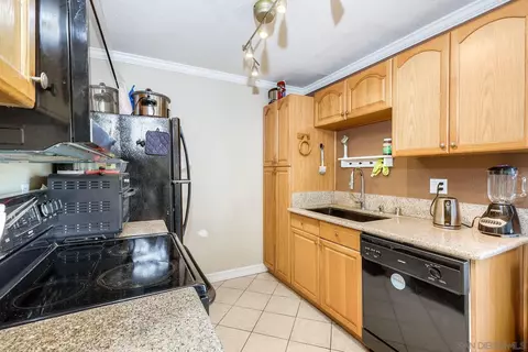 Kitchen - 12923 Mapleview St #6, Lakeside, CA 92040 photo 3 of 8