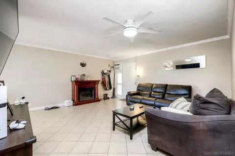 Living - 12923 Mapleview St #6, Lakeside, CA 92040 photo 4 of 5