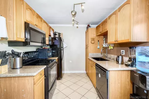 Kitchen - 12923 Mapleview St #6, Lakeside, CA 92040 photo 7 of 8