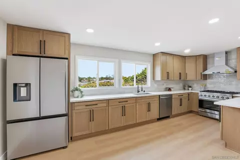 Kitchen - 9348 Horton Dr, La Mesa, CA 91942 photo 4 of 7