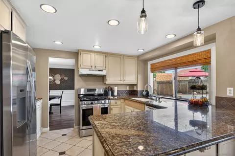 Kitchen - 30932 Greensboro Dr, Temecula, CA 92592 photo 1 of 2