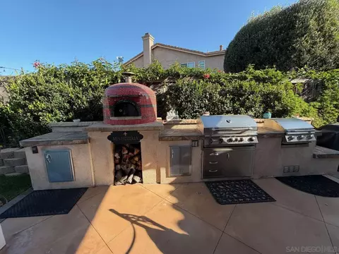 Kitchen - 2327 Clearcrest Ln, Fallbrook, CA 92028 photo 1 of 2